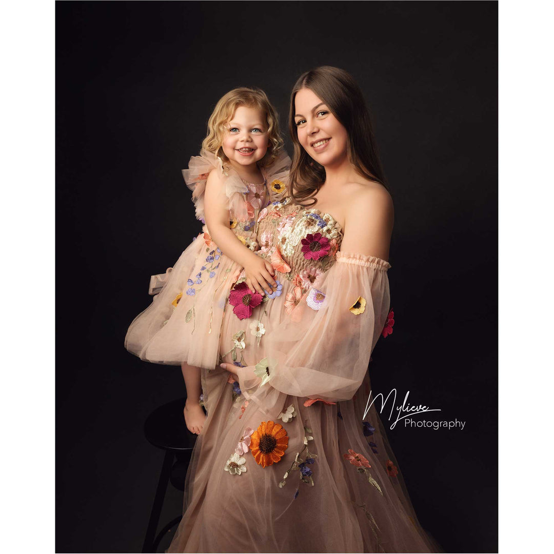Embroidered Floral Maternity Dress Matched Little Girls Dress Set Pregnancy Photography Dresses Photo Shoot Prop Don&Judy props Embroidered Floral Maternity Dress Matched Little Girls Dress Set Pregnancy Photography Dresses Photo Shoot Prop Don&Judy props
