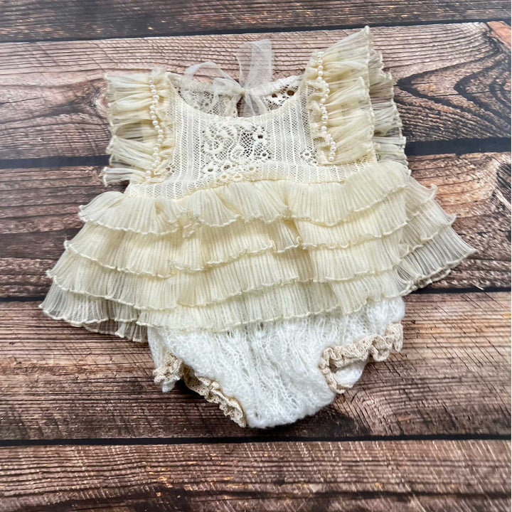Vestido de recién nacido con tutú beige