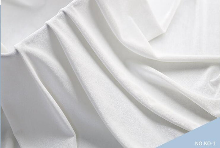 Vestido tipo túnica de terciopelo con abertura de Enid