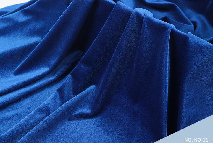 Vestido tipo túnica de terciopelo con abertura de Enid