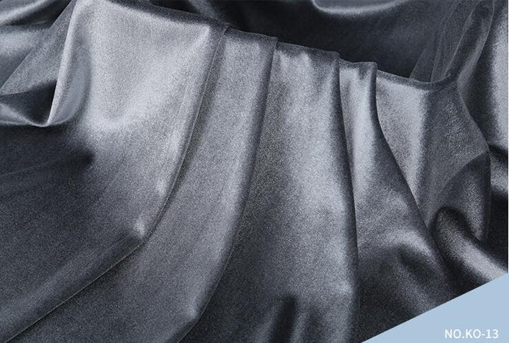 Vestido tipo túnica de terciopelo con abertura de Enid